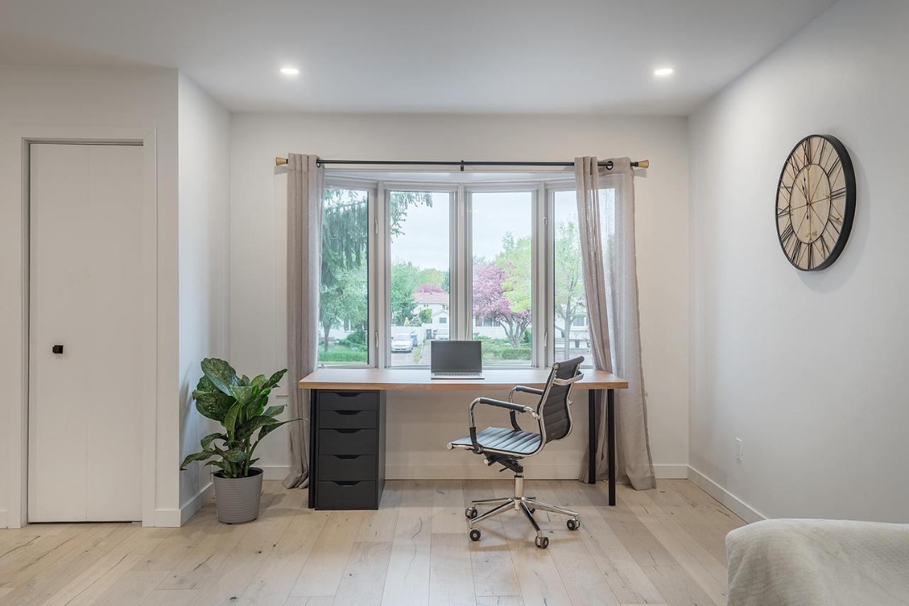 Free Parking Prime Location New Modern Condo Brossard Eksteriør billede